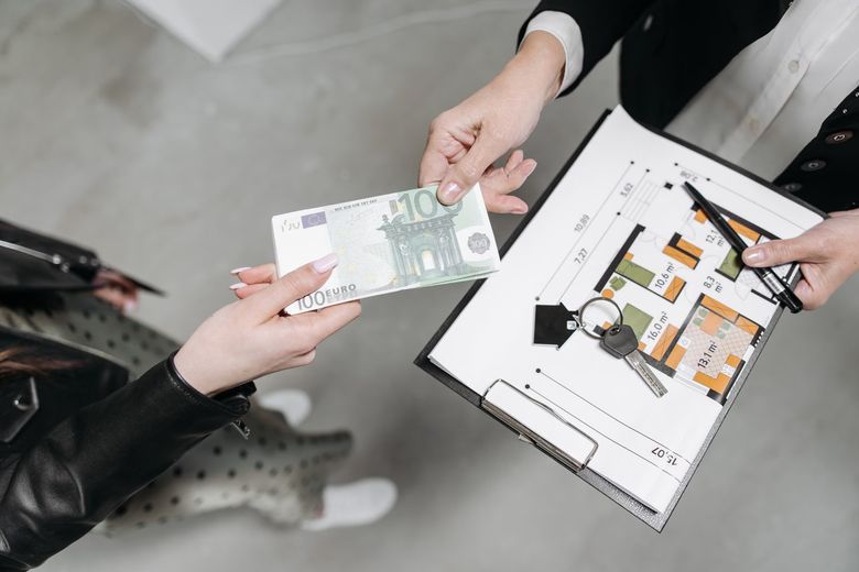 Как проверить юридическую чистоту коттеджного поселка перед покупкой?