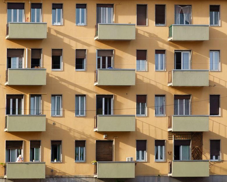 Что можно и что нельзя делать с подоконным блоком по закону?
