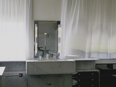 Какой материал для раковины выбрать для ванной в «Футуро Парк»: камень, бетон