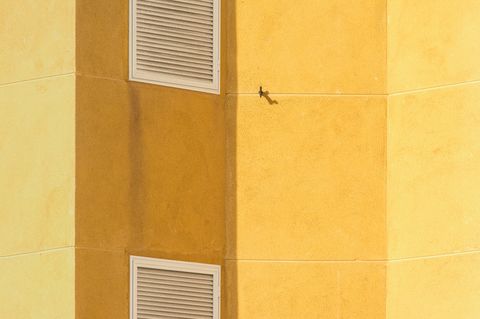 Чем щелевые диффузоры отличаются от решеток: базовые определения