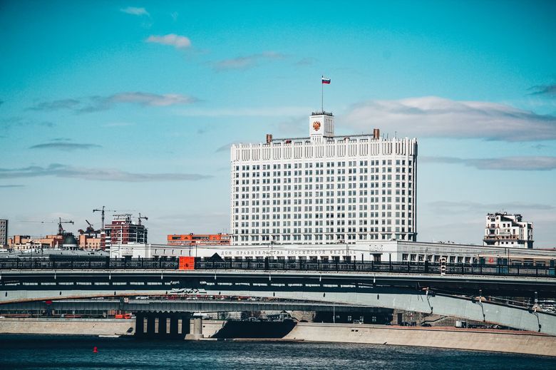 Нужно ли получать разрешение на строительство бани в КП «Заречье Парк»?
