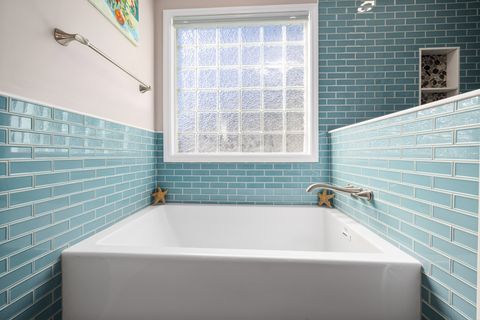 Какой материал для Home SPA самый надёжный по нормативам влагостойкости?