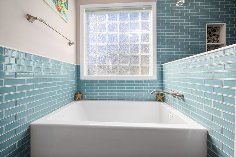 Какой материал для Home SPA самый надёжный по нормативам влагостойкости?